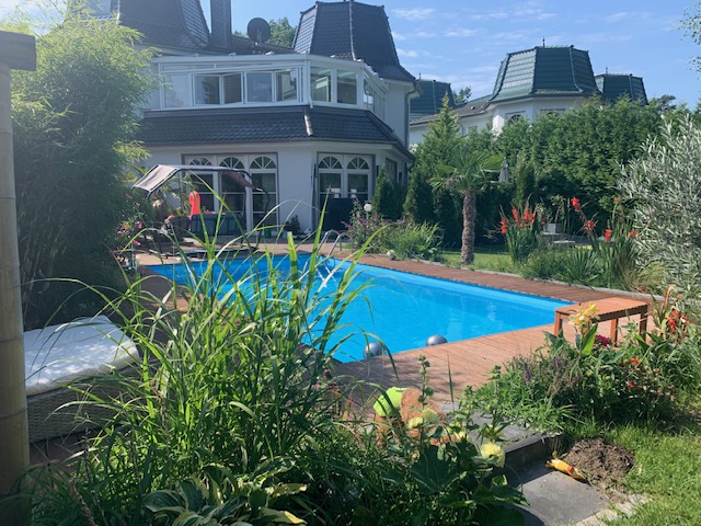 Pool und Außenbereich